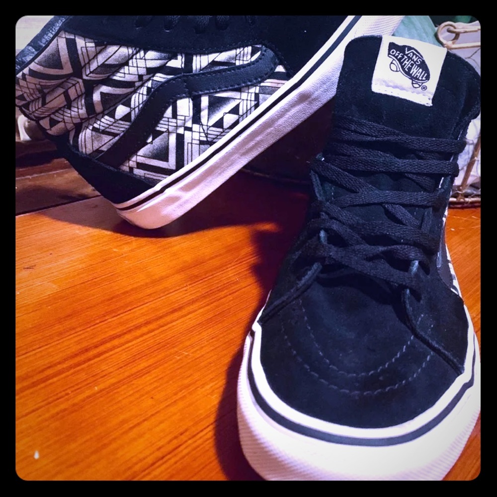SOLD sz 7 woman’s Sk8 high old school!